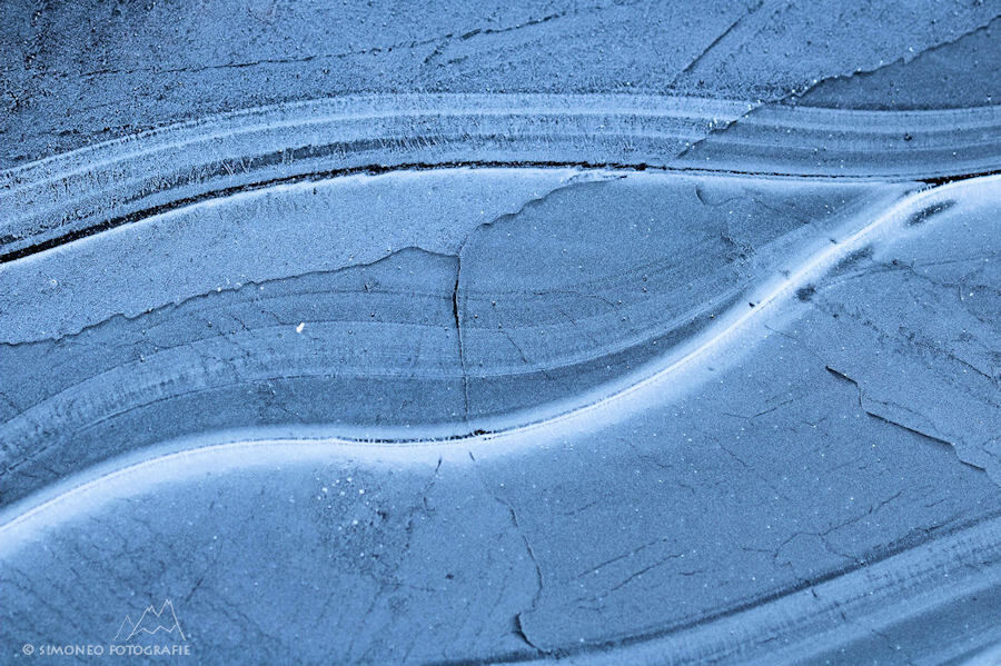Lines and cracks - patronen in het ijs