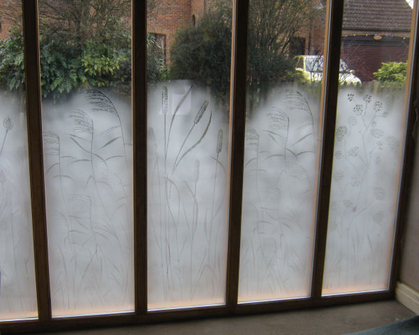 Sandblasted privacy screen