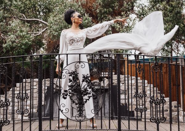 Dando London Bridals