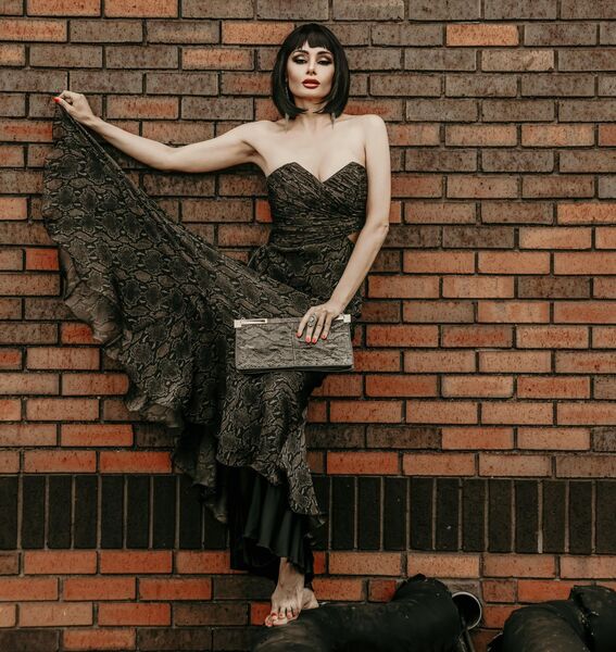 Avenue Rouge Magazine