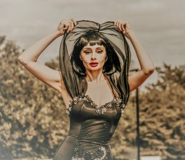 Dee Izmail Couture
