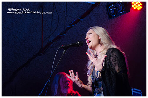 MOSTLY AUTUMN - THE ROBIN 2, BILSTON 22/12/24