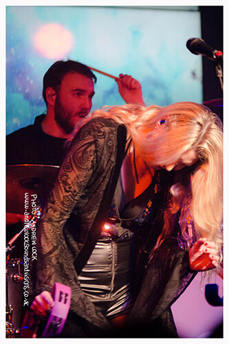 MOSTLY AUTUMN - THE ROBIN 2, BILSTON 22/12/24