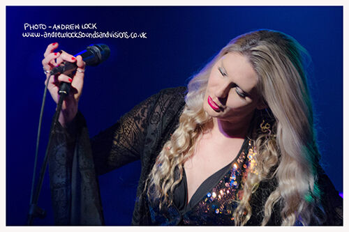 MOSTLY AUTUMN - THE ROBIN 2, BILSTON 22/12/24