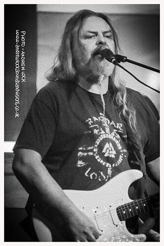 MOSTLY AUTUMN - THE ROBIN 2, BILSTON 22/12/24