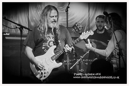 MOSTLY AUTUMN - THE ROBIN 2, BILSTON 22/12/24