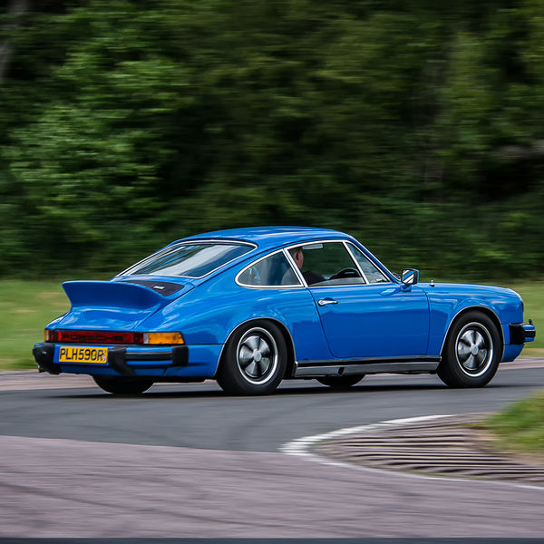 Porsche Club GB, R13, Track Day 2019, Curborough, #05 classic blue porsche 911 at speed on curborough sprint track