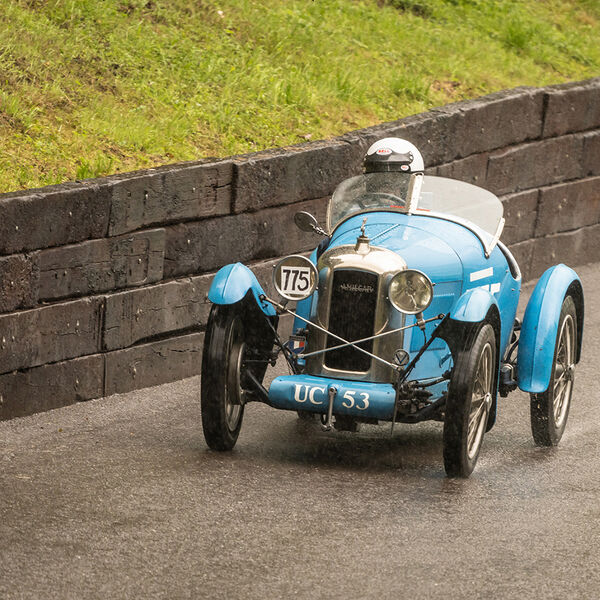 ssshoot-shelsley-walsh-VSCC-04072021-17 blue amilcar vintage sports car tackles the hill at the shelsley walsh VSCC event