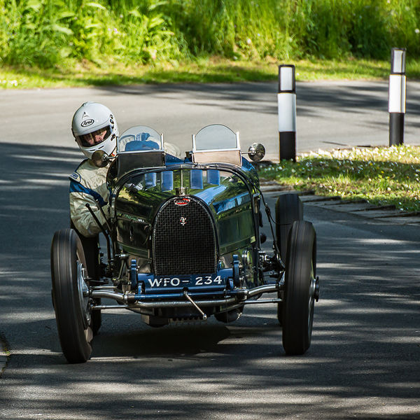 La Vie en Bleu 2019, Prescott Speed Hill Climb, #07 blue vintage bugatti sports car at speed through the corners at prescott hill climb