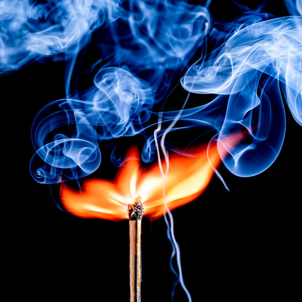 steve-shelley-ssshoot-covid-lockdown-051 match at the moment of ignition with blue and orange flames