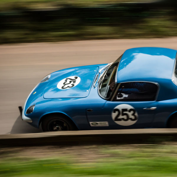 Best of British 2019, Shelsley Walsh, #25 classic Blue lotus elan descending shelsley walsh hill climb at speed