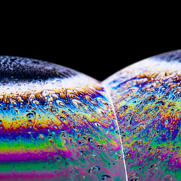 steve-shelley-ssshoot-covid-lockdown-046 macro soap bubble photography with vivid swirling colours