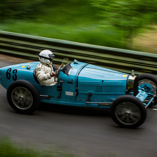 La Vie en Bleu 2019, Prescott Speed Hill Climb, #47 blue vintage bugatti sports car speeding up prescott hill during the 2019 la vie en bleu event