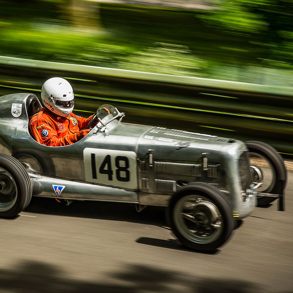 La Vie en Bleu 2019, Prescott Speed Hill Climb, #38 vintage single seat racing car at speed on prescott hill with polished aluminium body