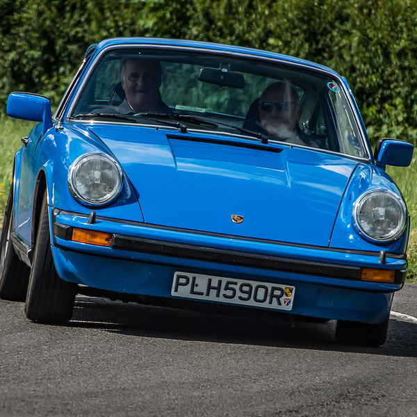 Porsche Club GB, R13, Track Day 2019, Curborough, #40 classic blue porsche 911 at speed on curborough sprint track