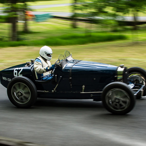 La Vie en Bleu 2019, Prescott Speed Hill Climb, #29 dark blue type 35 vintage bugatti taking on the famous prescott hill climb at the la vie en bleu event