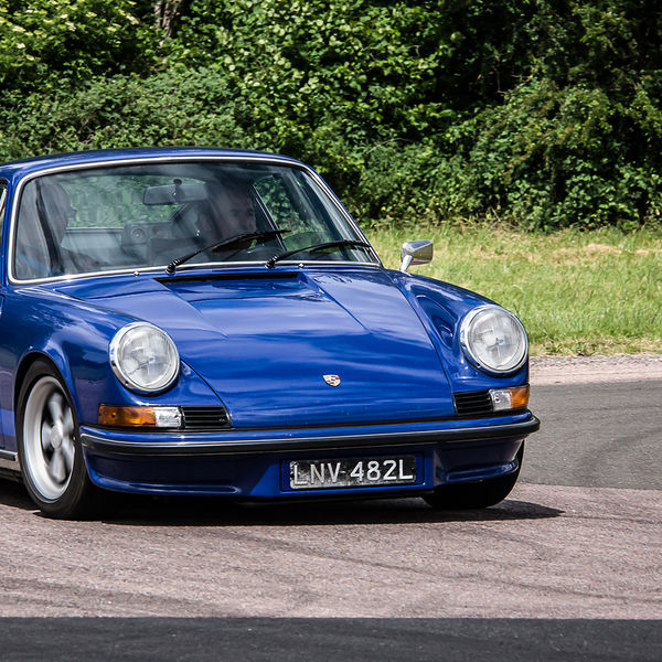 Porsche Club GB, R13, Track Day 2019, Curborough, #49 classic blue porsche 911 at speed on curborough sprint track