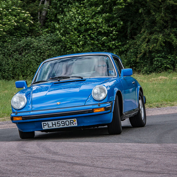 Porsche Club GB, R13, Track Day 2019, Curborough, #46 classic blue porsche 911 at speed on curborough sprint track