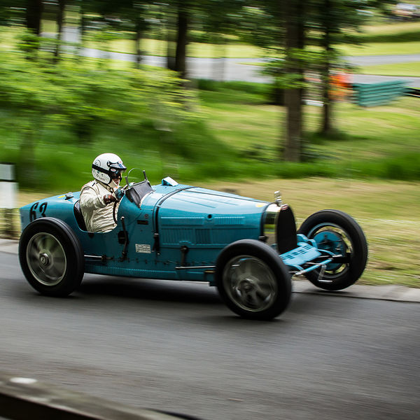 La Vie en Bleu 2019, Prescott Speed Hill Climb, #27 light blue type 35 vintage bugatti taking on the famous prescott hill climb at the la vie en bleu event