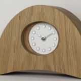 Medium mantle clock