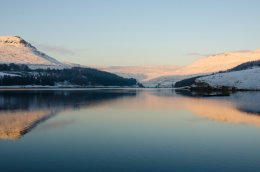 Dovestone Reservoir, Saddleworth, Yorkshire, UK 1