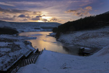 Dovestone Reservoir, Winter Evening