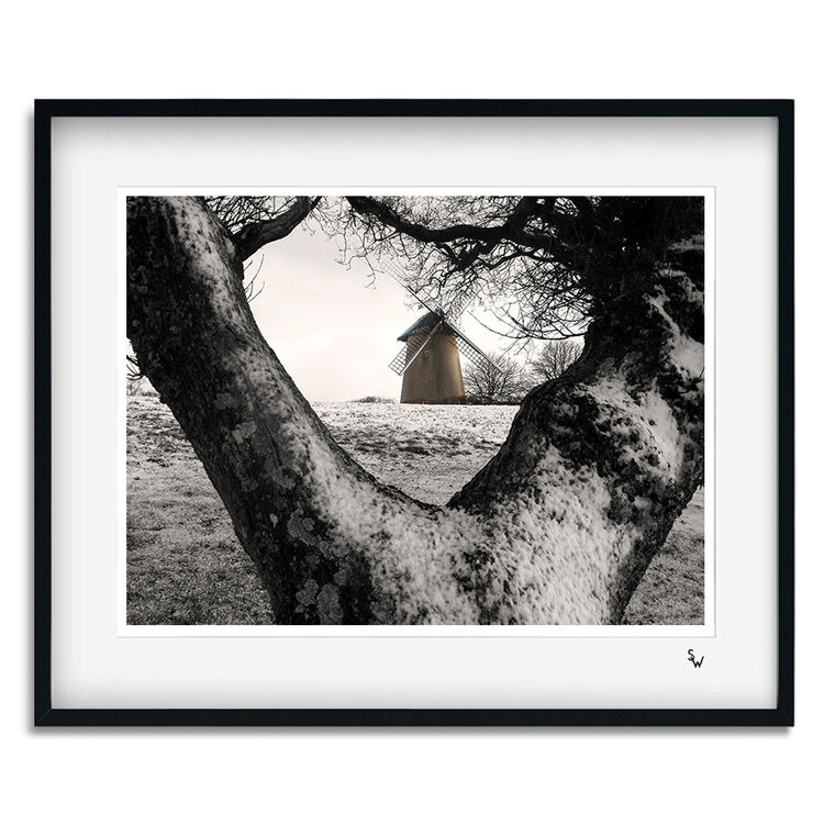 BEMBRIDGE WINDMILL IN WINTER