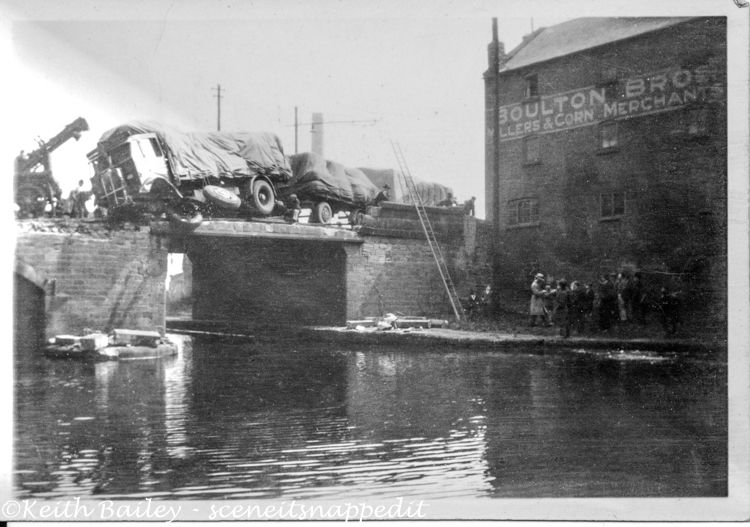 BG3 Belvue Wakefield Lorry Crash 1932