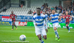 Idrissa Sylla chasing the ball