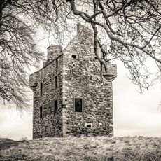 Greenknowe Tower - creamtone