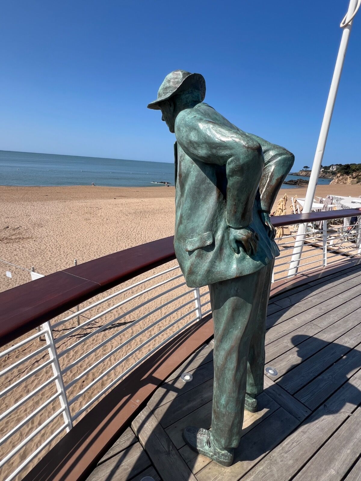 Il n'est pas mon oncle..