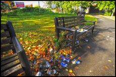 When the floor is full, please use the bin...