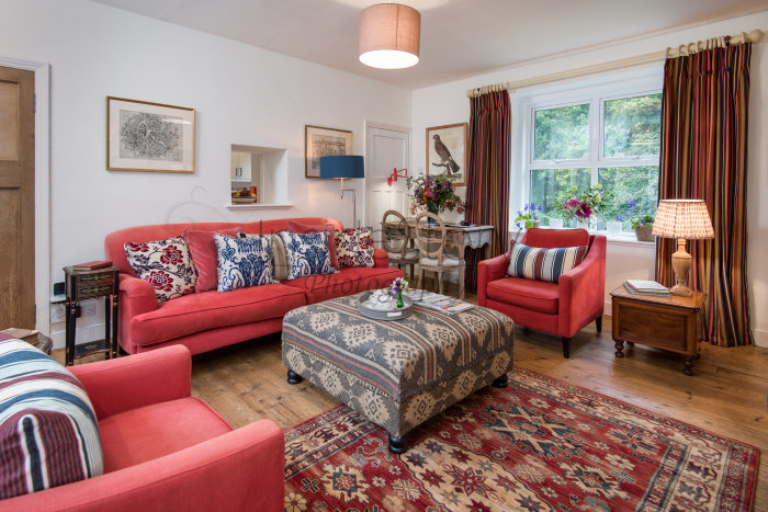 Cottage sittingroom