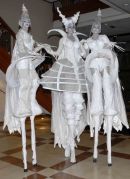 `High fashion` entertainers.