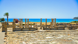 Roman pillars carry the heaven.