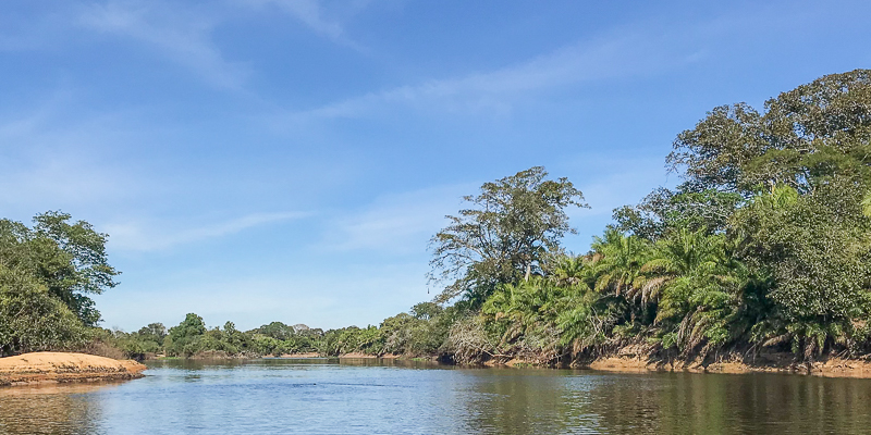The tranquil smooth-flowing waters of the Rió Negro