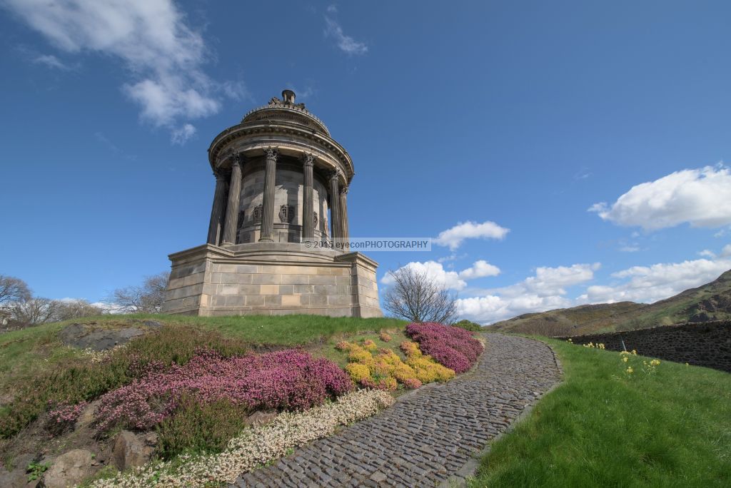 Burns Monument