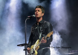 Noel Gallagher, Noel Gallagher's High Flying Birds.