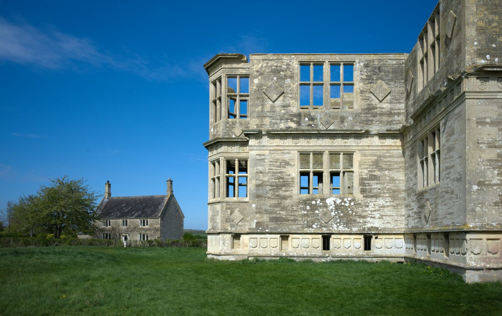 Lyveden New Bield