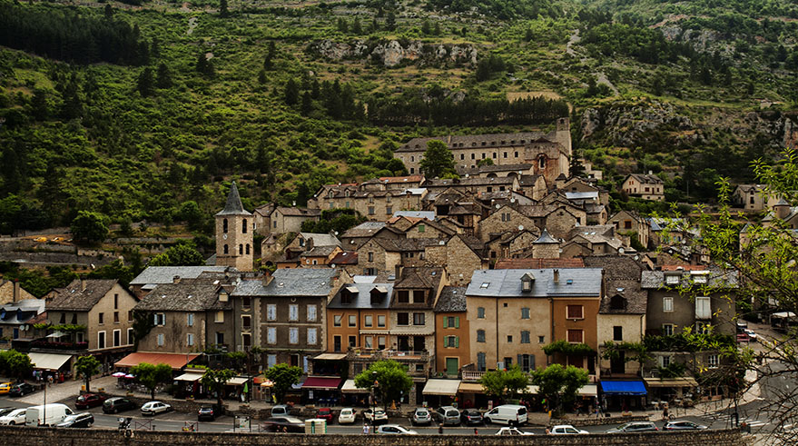 Stunning village by the Tarn
