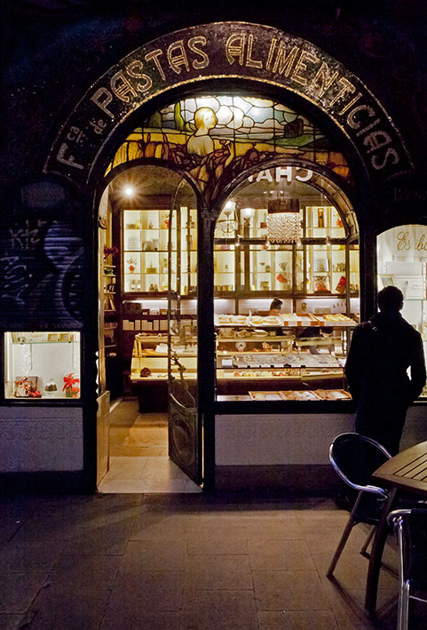 Beautiful old shop facade (i)