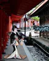 An angle and a decapitated head in the temple yard