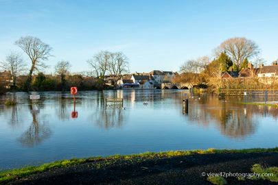 Sunshine at High River, Fordingbridge, December 2019