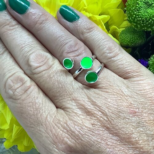 Sterling silver fluorescent green adjustable ring