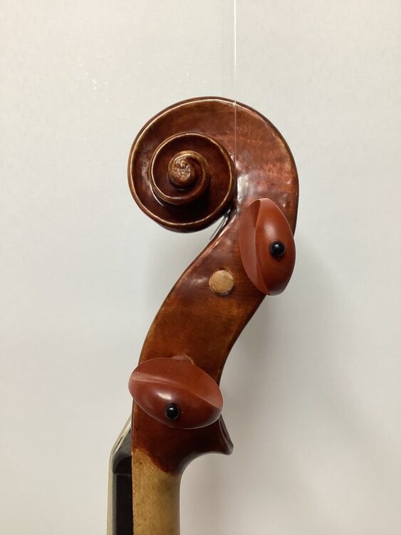 H7 Baroque viola 1770 peghead side