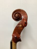 H7 Baroque viola 1770 peghead side
