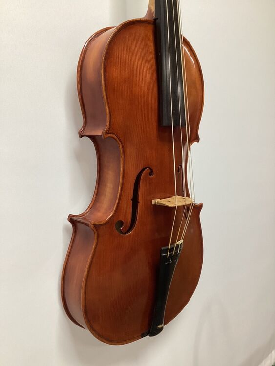H7 Baroque viola 1770 side view