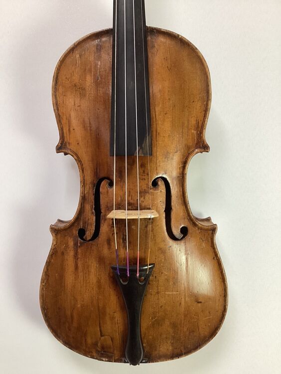 R25 English baroque front