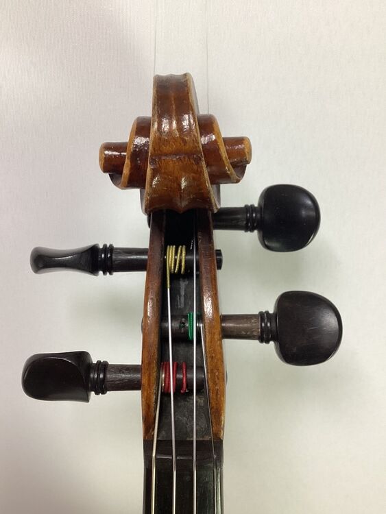 R28 Gasparo da Salo copy pegbox front