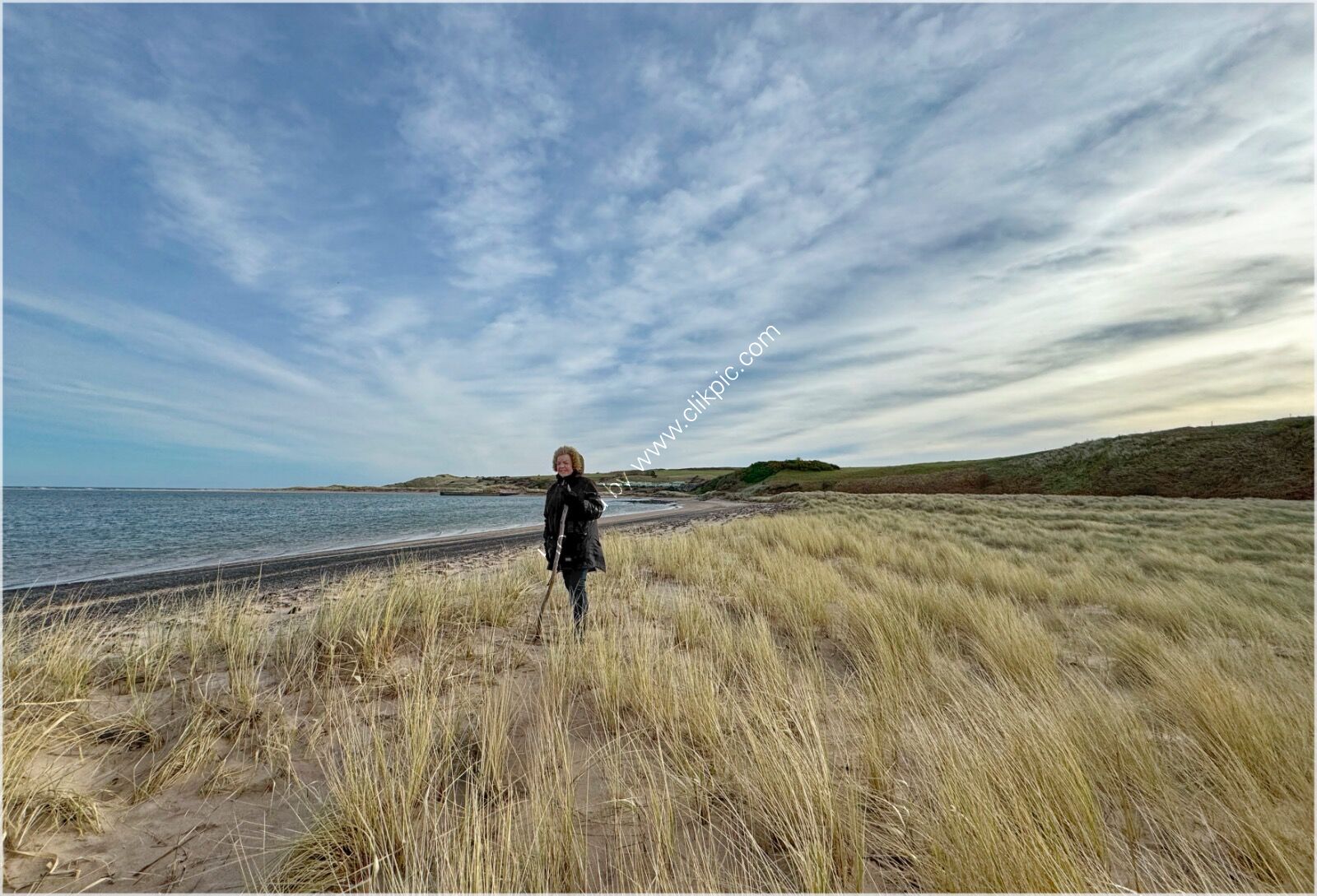 Walking the coastline - H/C